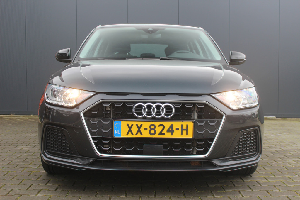 Audi A1 (XX824H) met abonnement