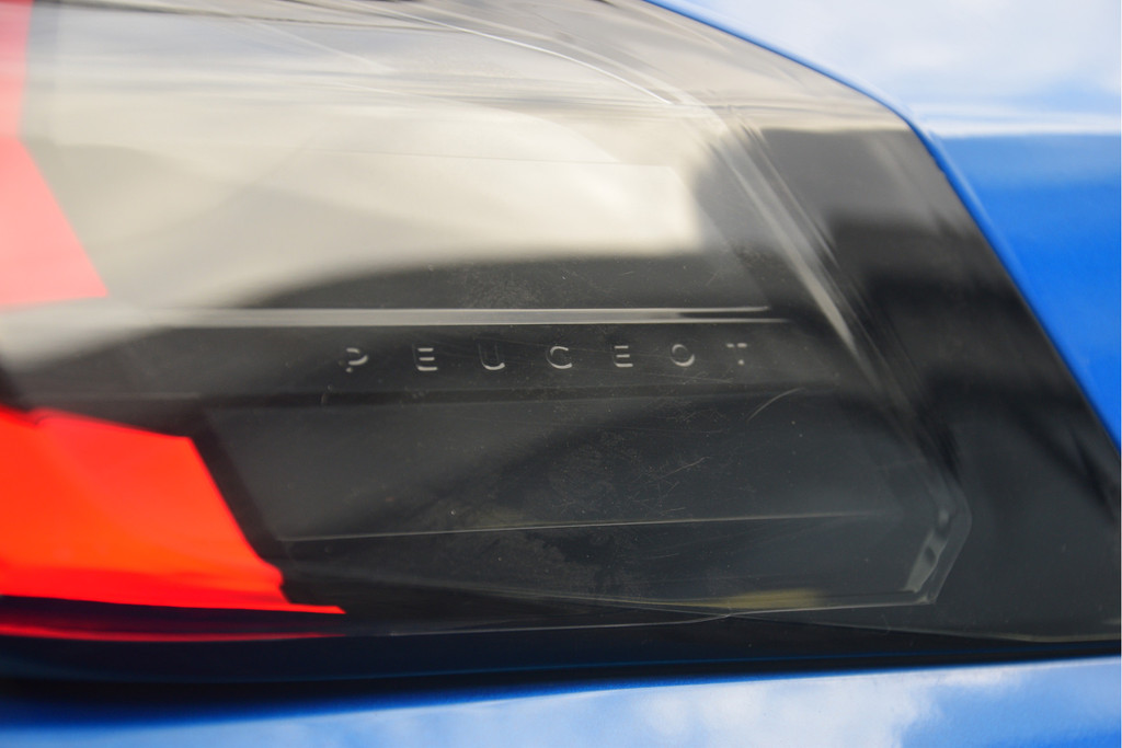 Peugeot e-2008 (P679TT) met abonnement