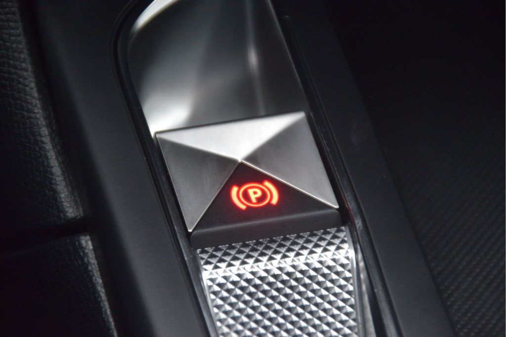 DS DS 3 (R228BV) met abonnement
