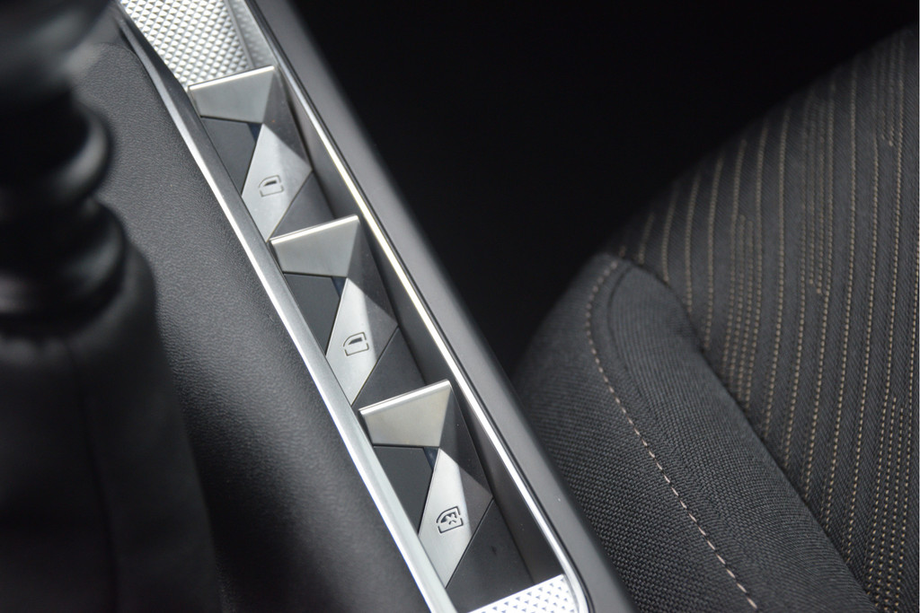 DS DS 3 (R228BV) met abonnement