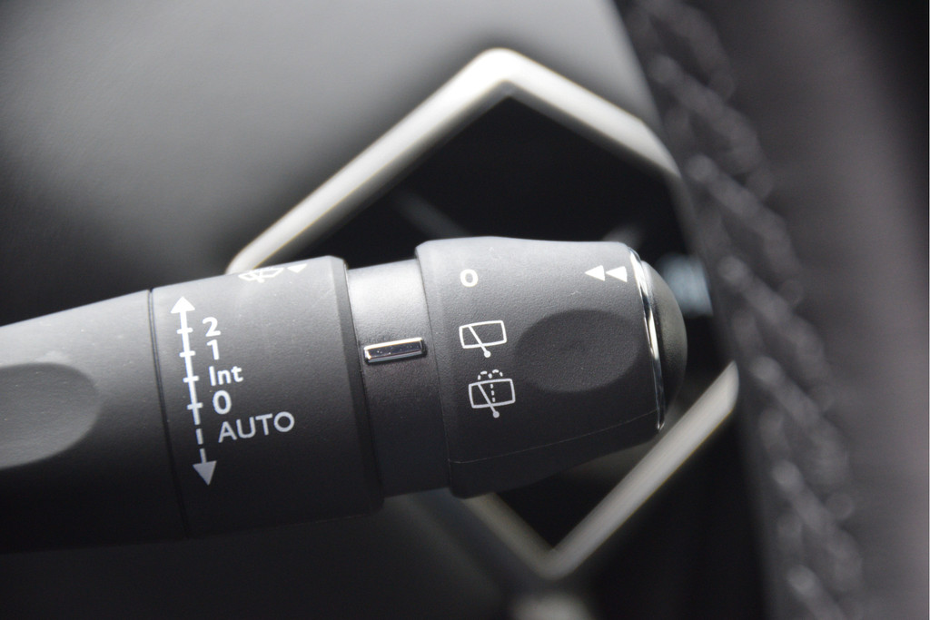 DS DS 3 (R228BV) met abonnement