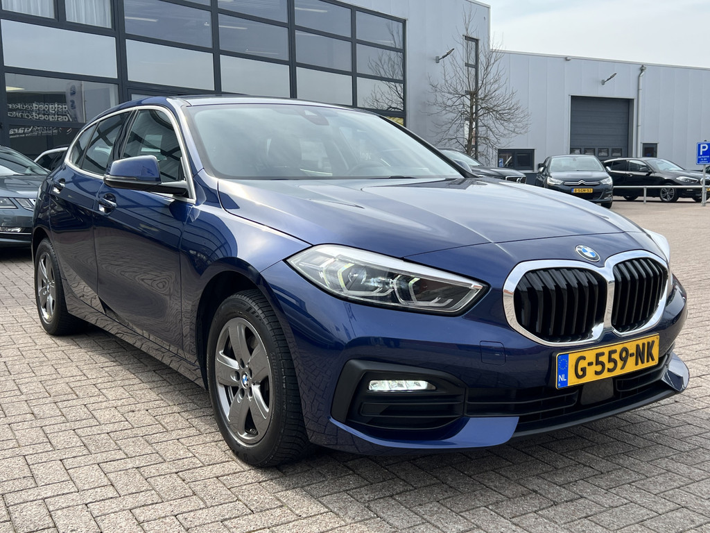 BMW 1-serie (G559NK) met abonnement