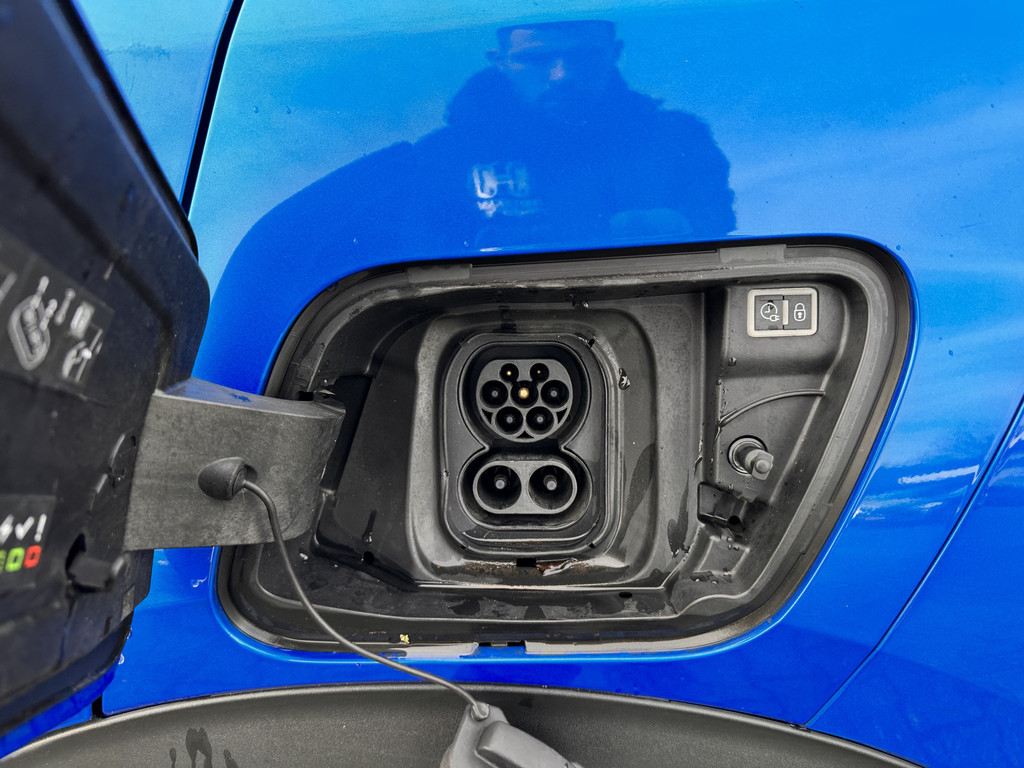 Peugeot e-2008 (K494TF) met abonnement