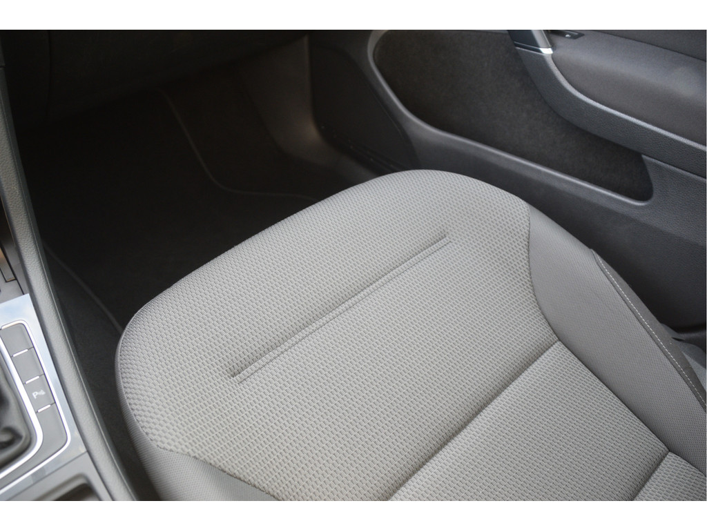 Volkswagen e-Golf (G401VX) met abonnement