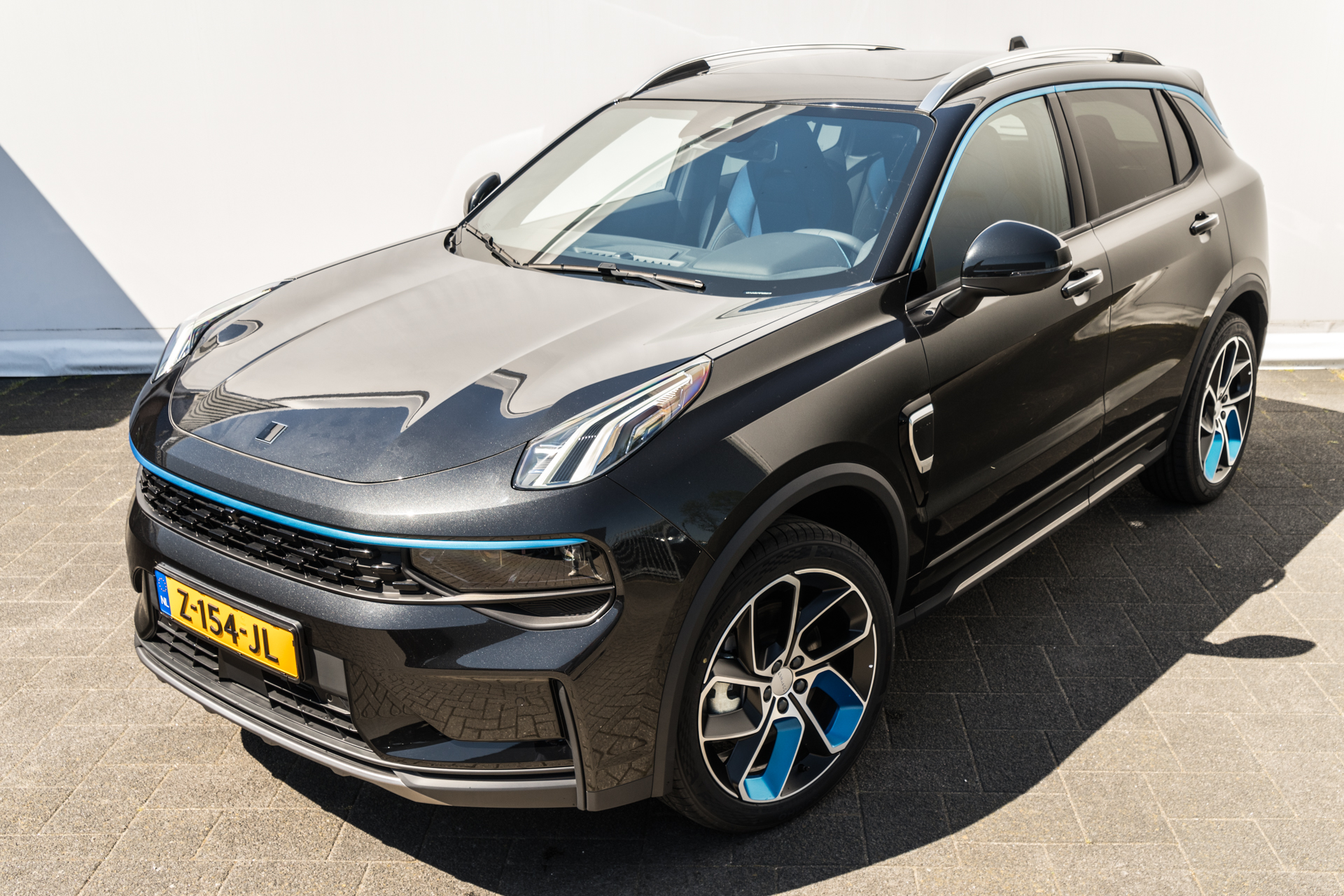 Lynk & Co 01 (LC-01-ZWART-2024) met abonnement