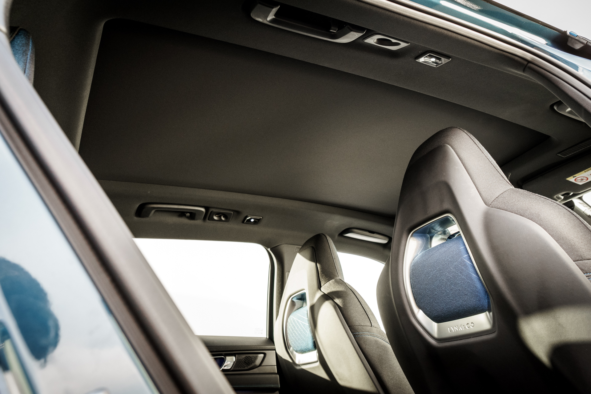 Lynk & Co 01 (LC-01-ZWART-2024) met abonnement