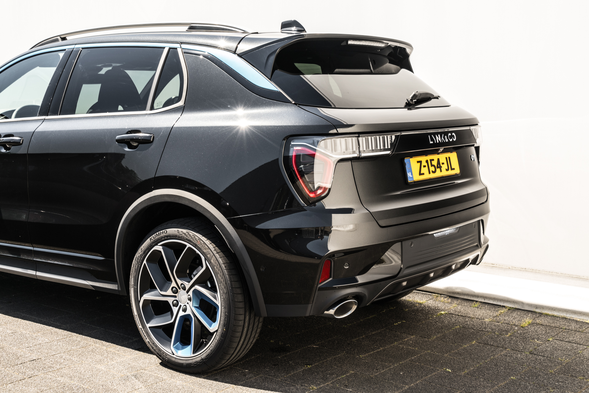 Lynk & Co 01 (LC-01-ZWART-2024) met abonnement