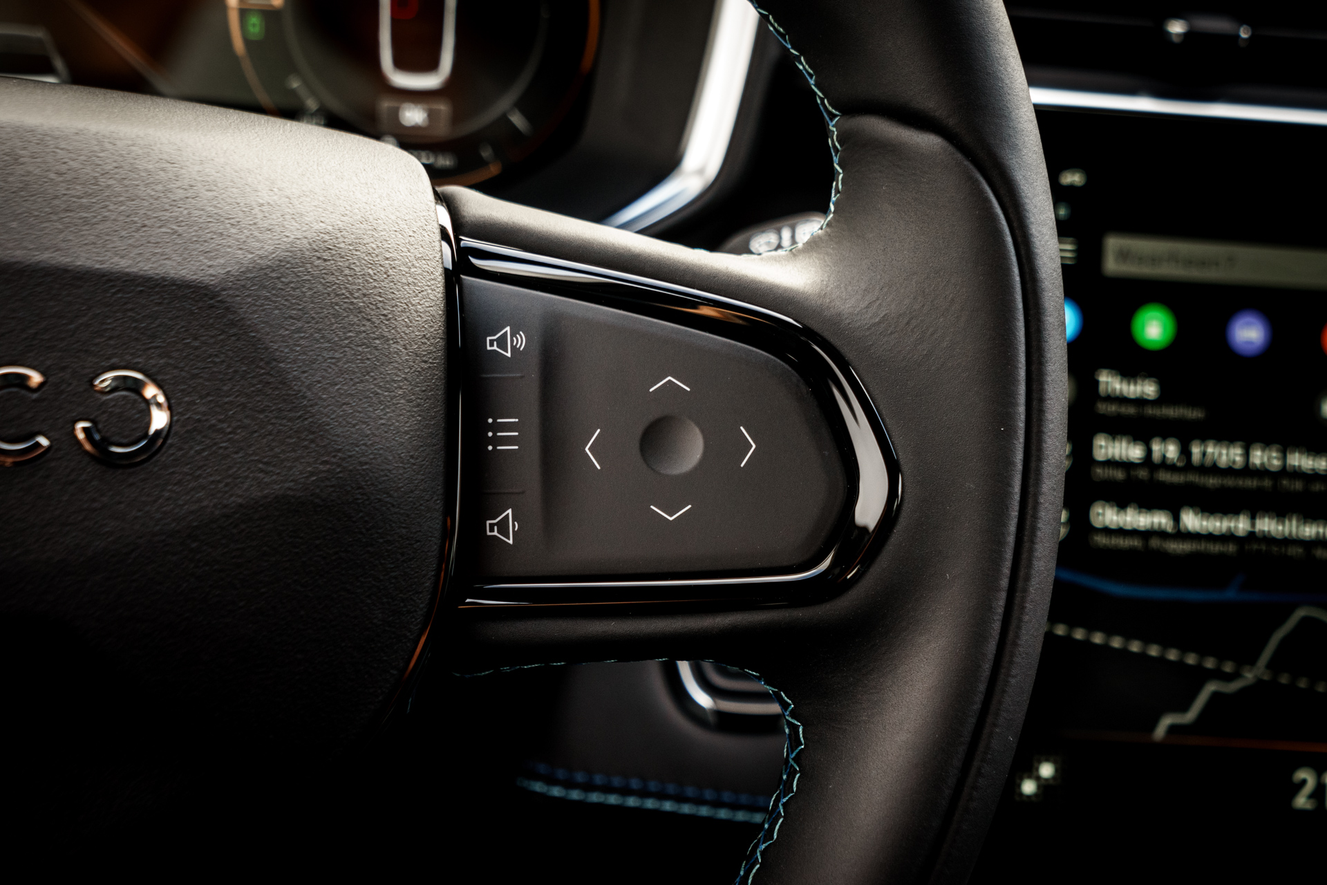 Lynk & Co 01 (LC-01-ZWART-2024) met abonnement