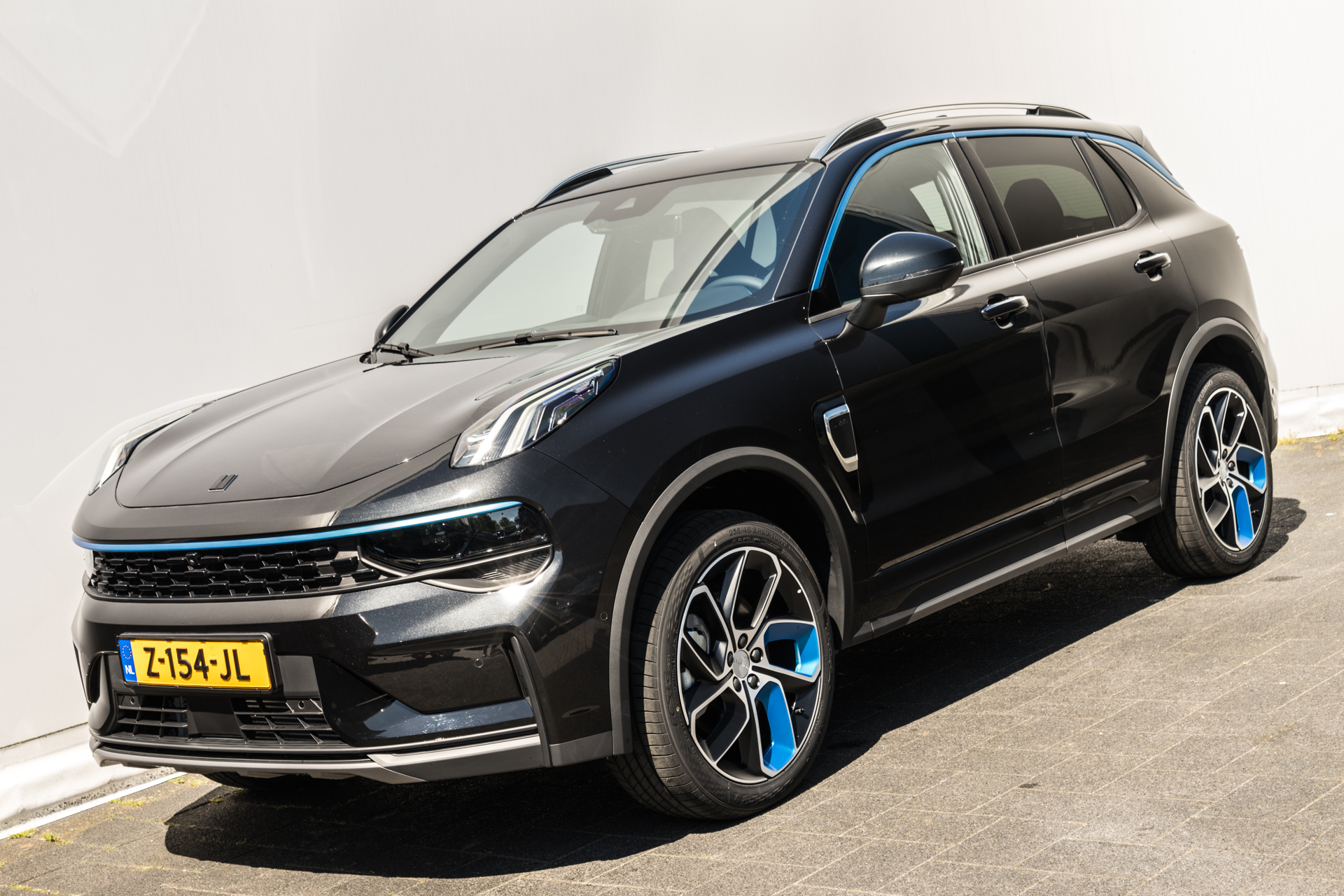 Lynk & Co 01 (LC-01-ZWART-2024) met abonnement