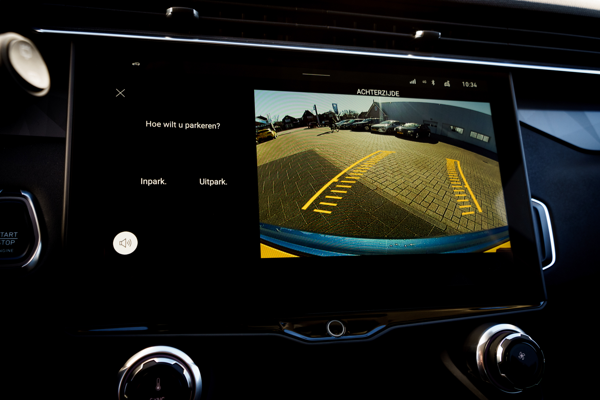 Lynk & Co 01 (LC-01-ZWART-2024) met abonnement