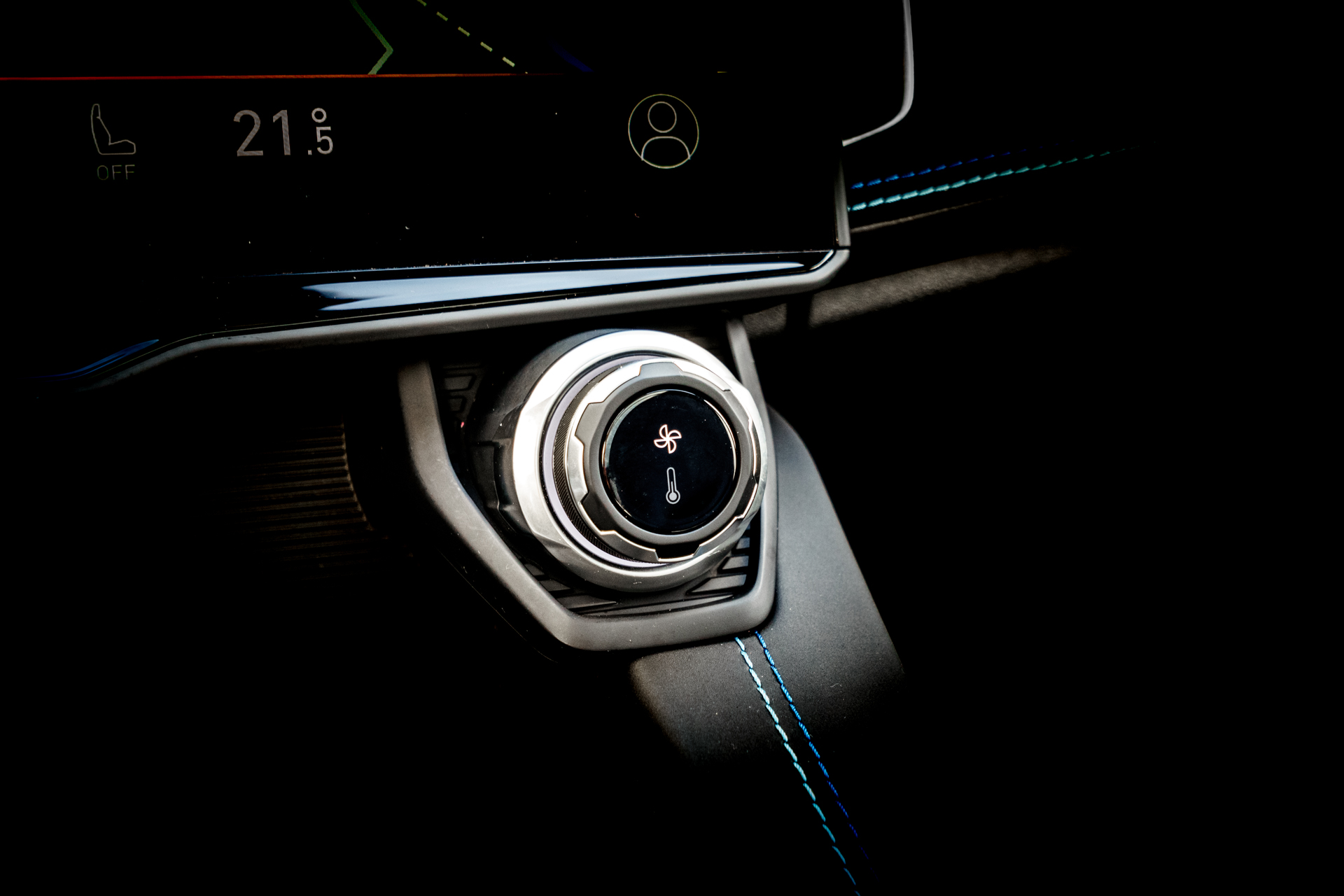 Lynk & Co 01 (LC-01-ZWART-2024) met abonnement