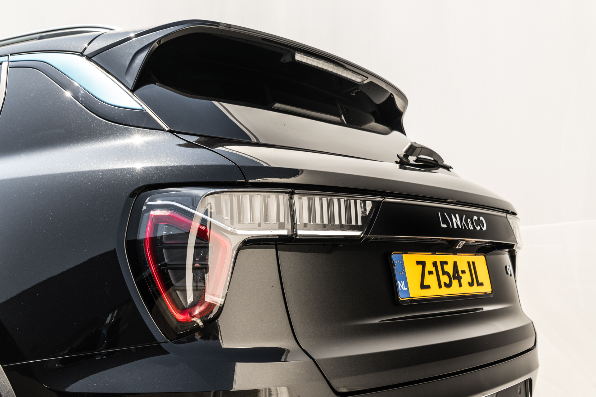 Lynk & Co 01 (LC-01-ZWART-2024) met abonnement