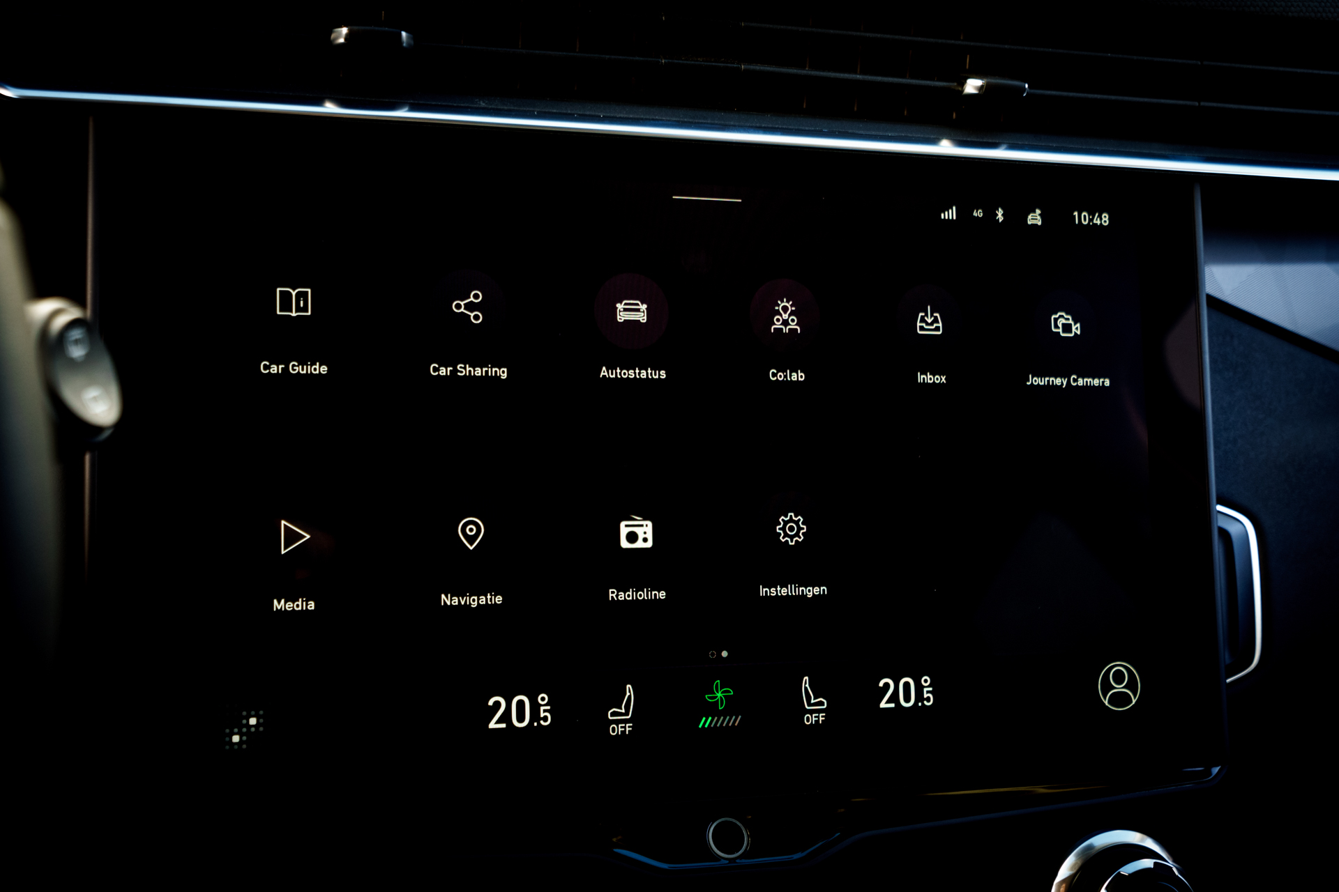 Lynk & Co 01 (LC-01-ZWART-2024) met abonnement