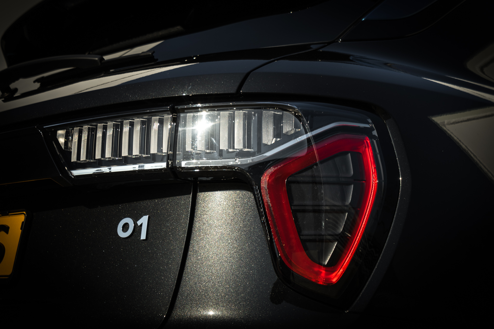 Lynk & Co 01 (LC-01-ZWART-2024) met abonnement