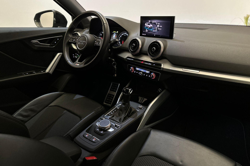 Audi Q2 (K701RV) met abonnement