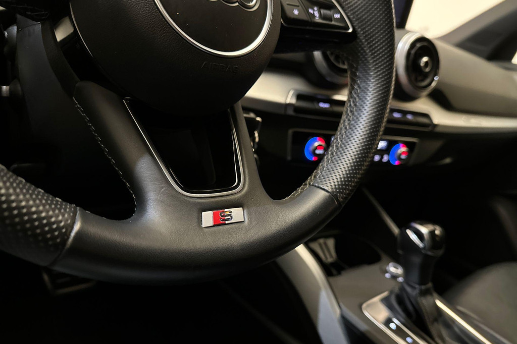 Audi Q2 (K701RV) met abonnement