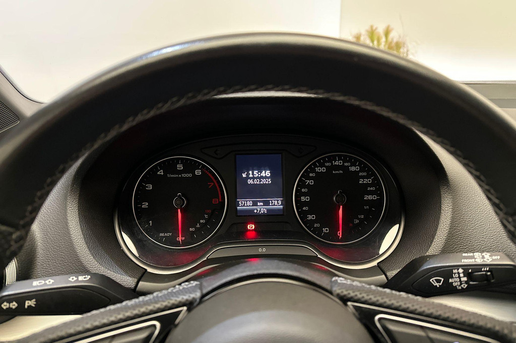 Audi Q2 (K701RV) met abonnement
