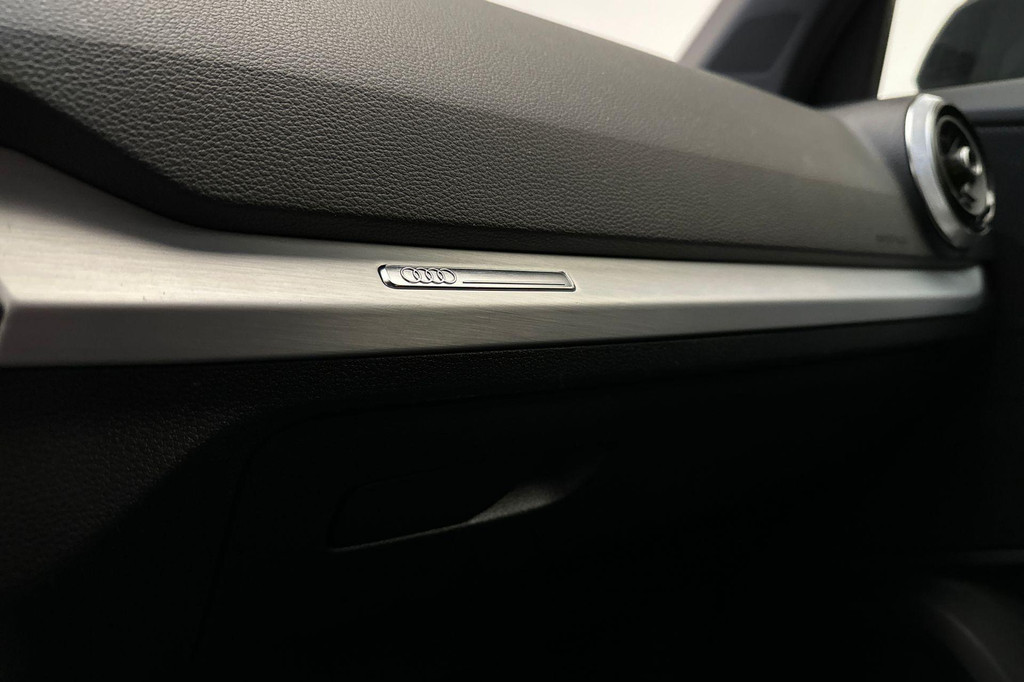 Audi Q2 (K701RV) met abonnement