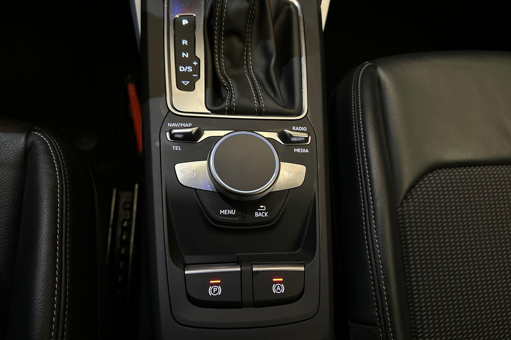 Audi Q2 (K701RV) met abonnement