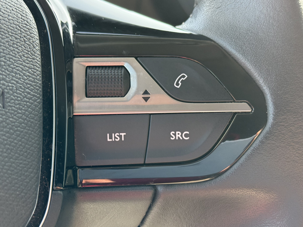 Peugeot e-2008 (P769KL) met abonnement