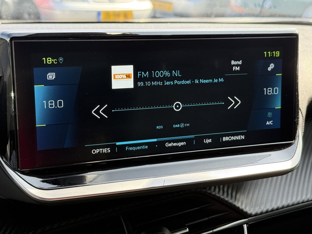 Peugeot e-2008 (P769KL) met abonnement