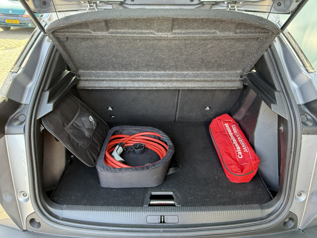 Peugeot e-2008 (P769KL) met abonnement