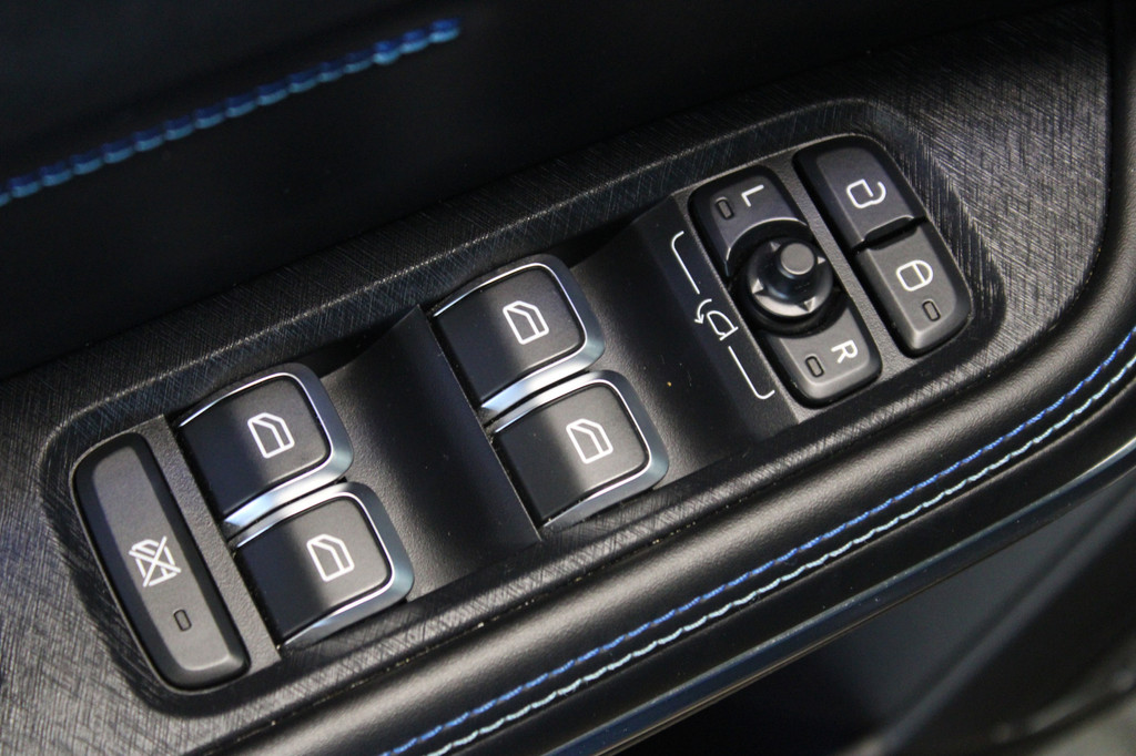 Lynk & Co 01 (S917NB) met abonnement