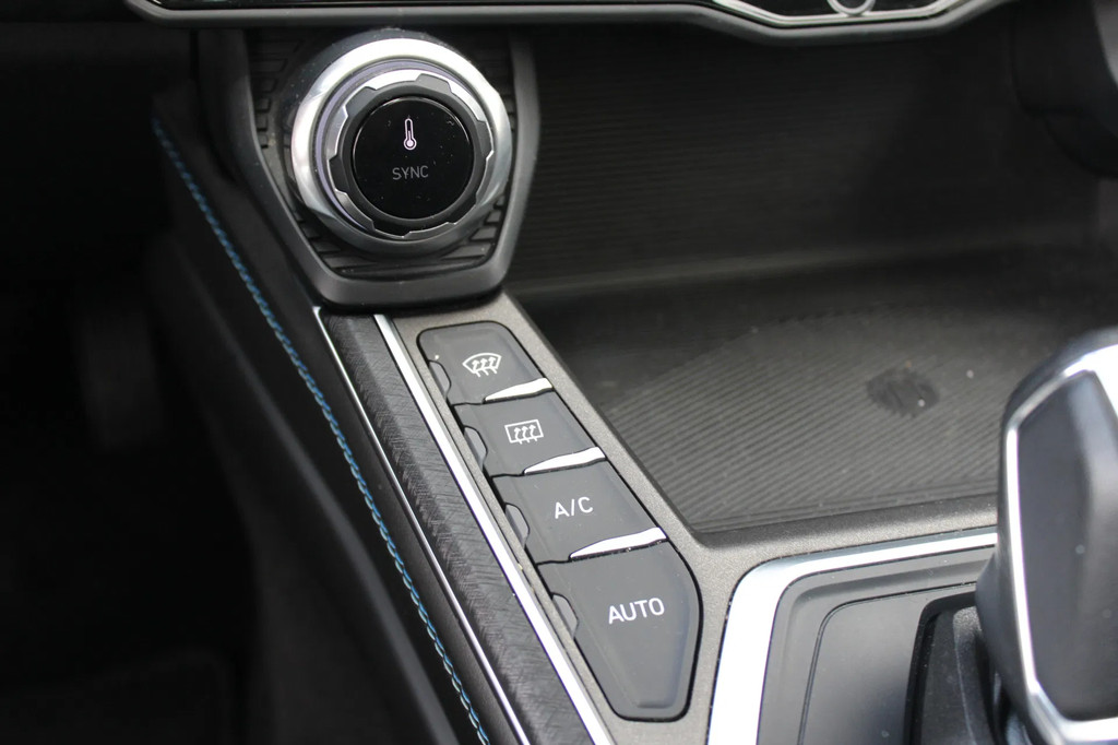 Lynk & Co 01 (HKV37F) met abonnement