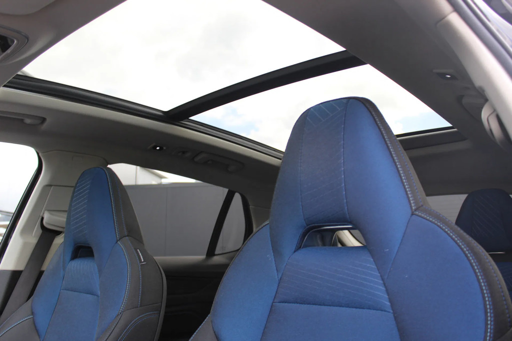 Lynk & Co 01 (HKV37F) met abonnement