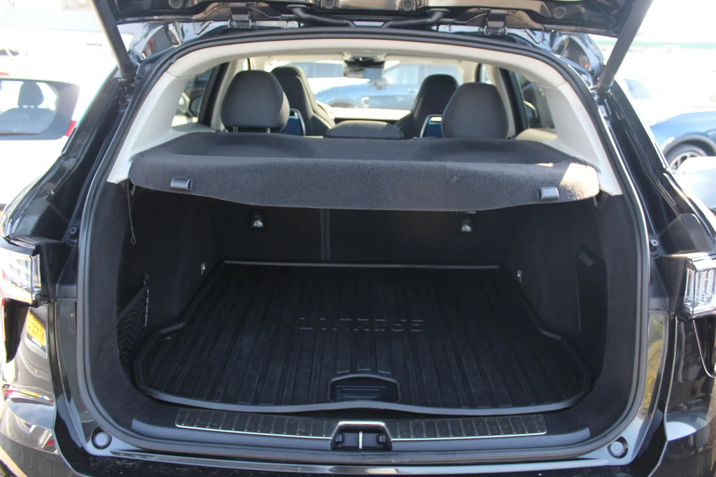 Lynk & Co 01 (HKV37F) met abonnement