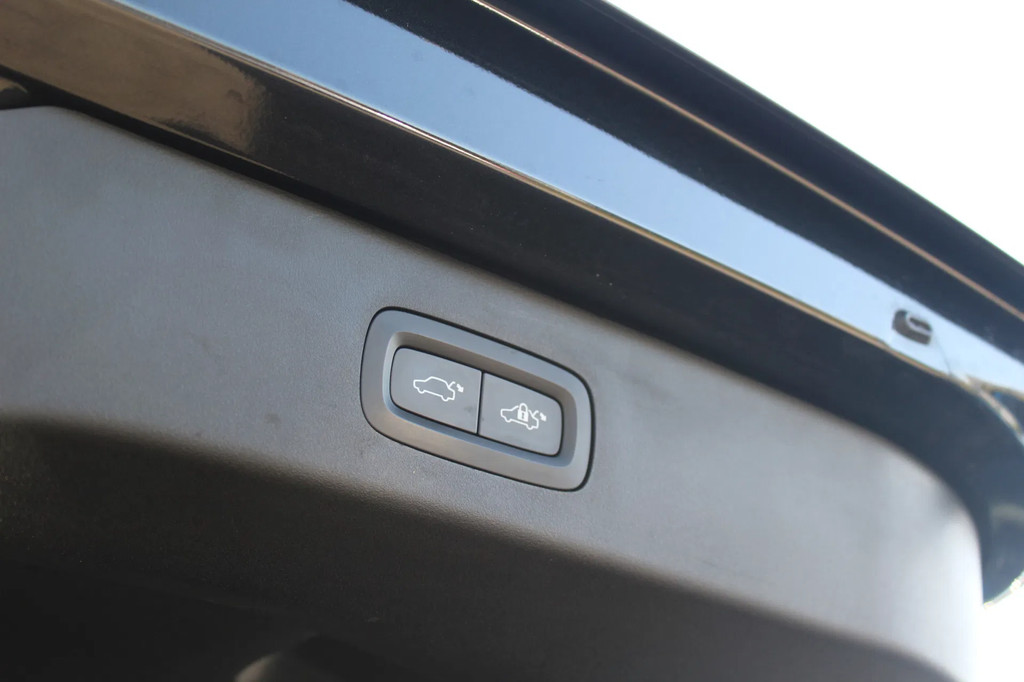 Lynk & Co 01 (HKV37F) met abonnement