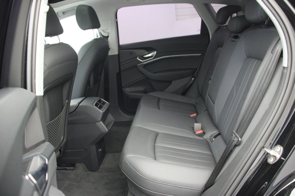 Audi e-tron (H730BH) met abonnement