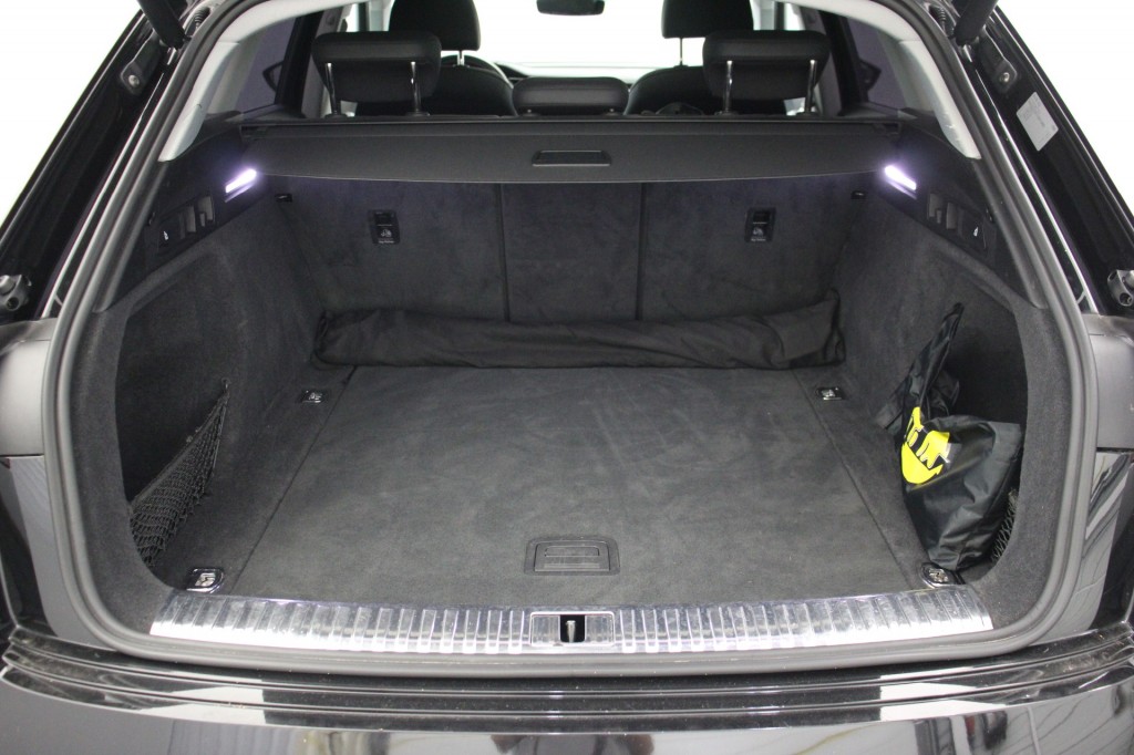 Audi e-tron (H730BH) met abonnement