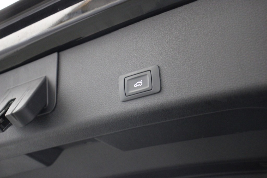 Audi e-tron (H730BH) met abonnement