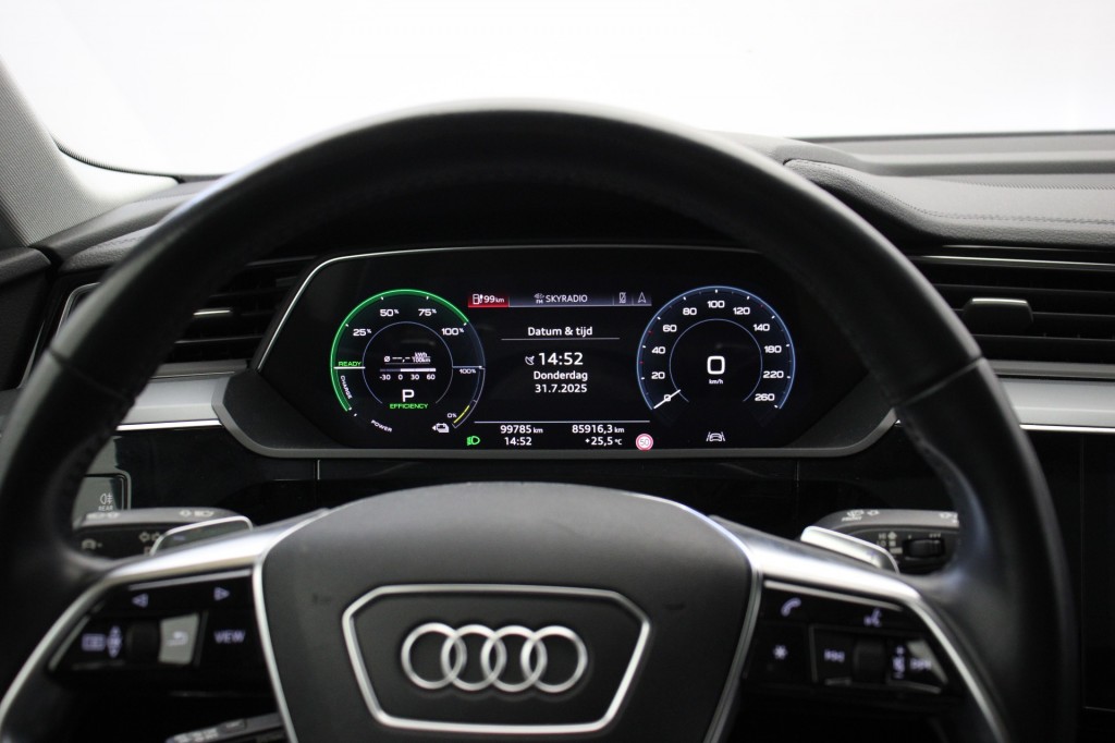 Audi e-tron (H730BH) met abonnement