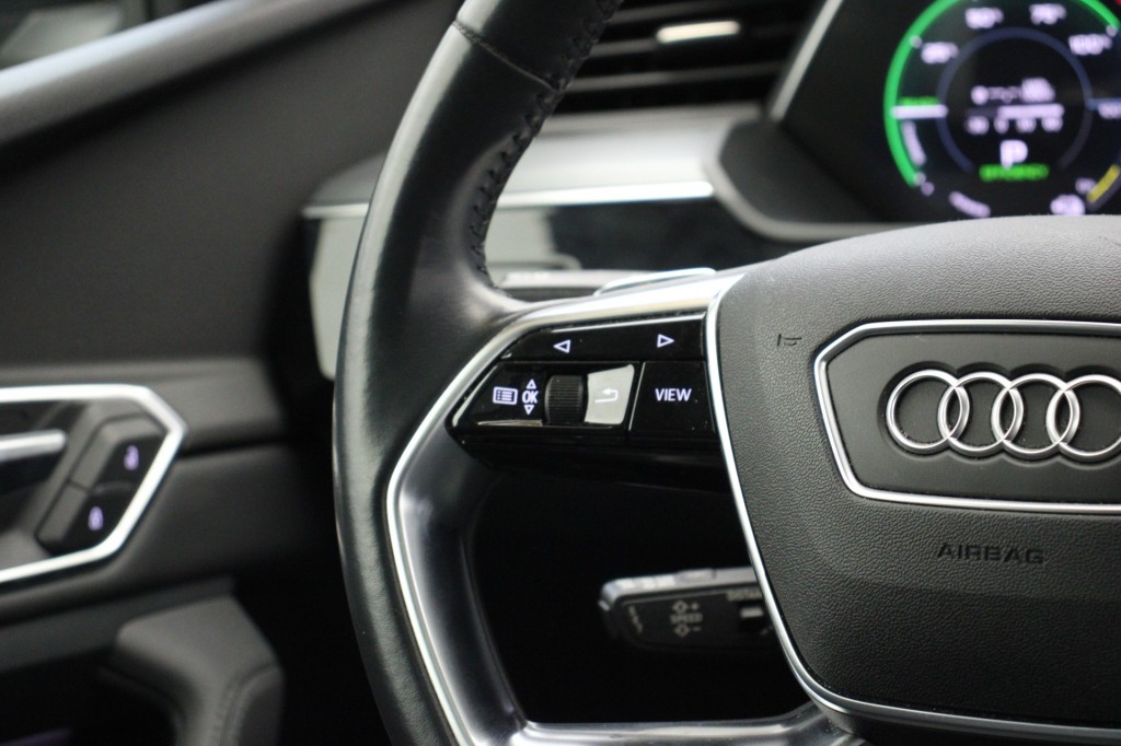 Audi e-tron (H730BH) met abonnement