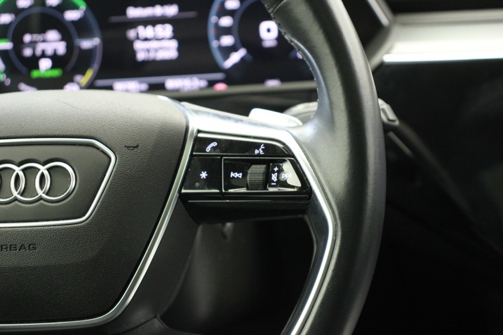 Audi e-tron (H730BH) met abonnement