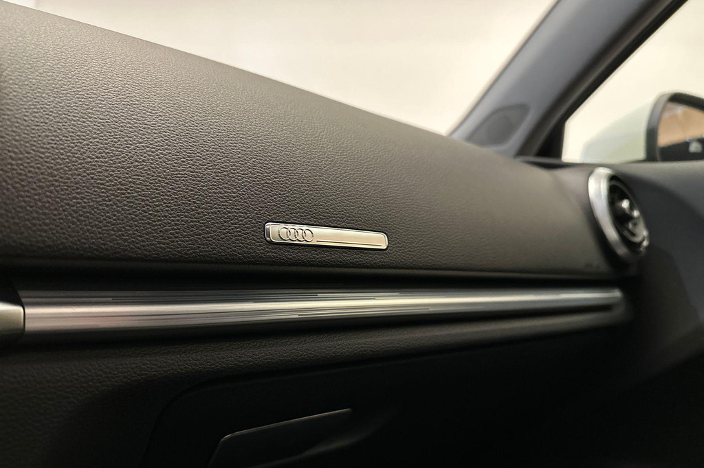 Audi A3 (G146NH) met abonnement