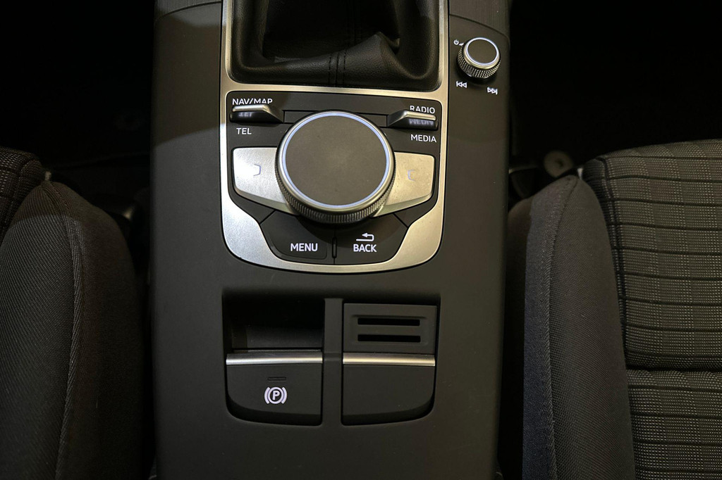 Audi A3 (G146NH) met abonnement