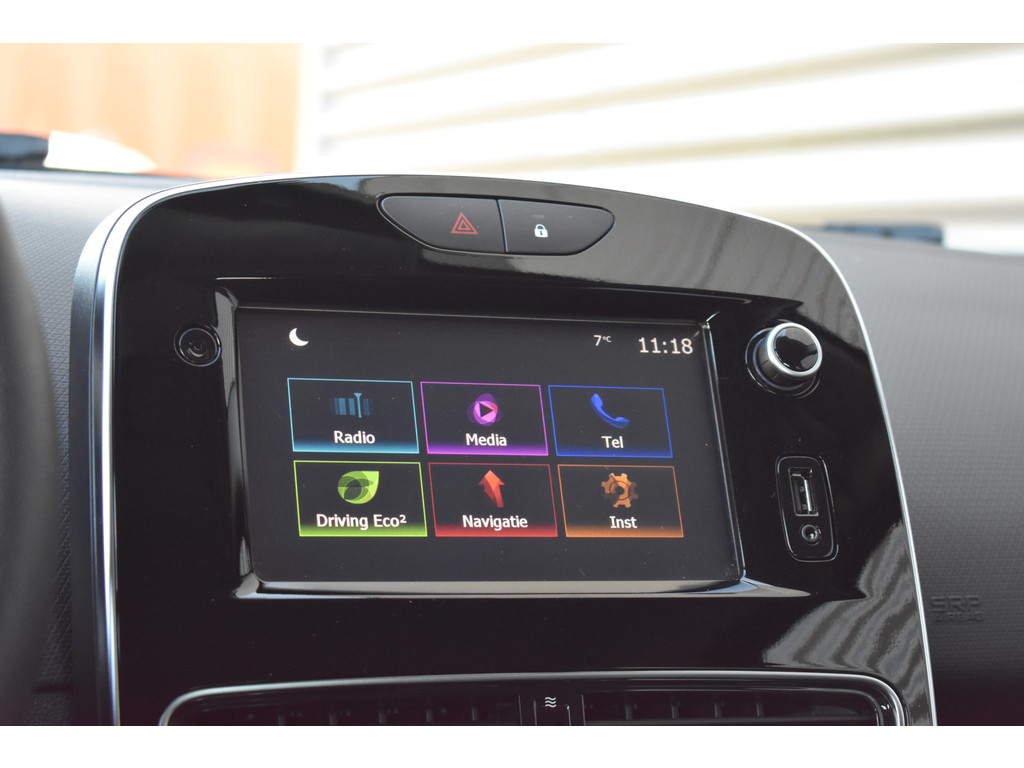 Renault Clio (PS737J) met abonnement