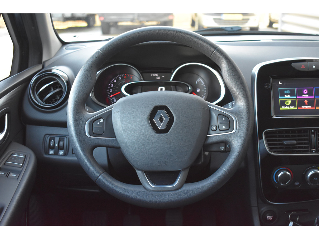 Renault Clio (PS737J) met abonnement