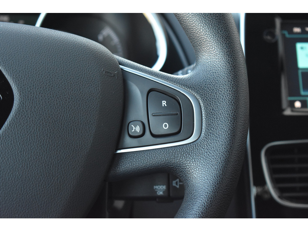 Renault Clio (PS737J) met abonnement