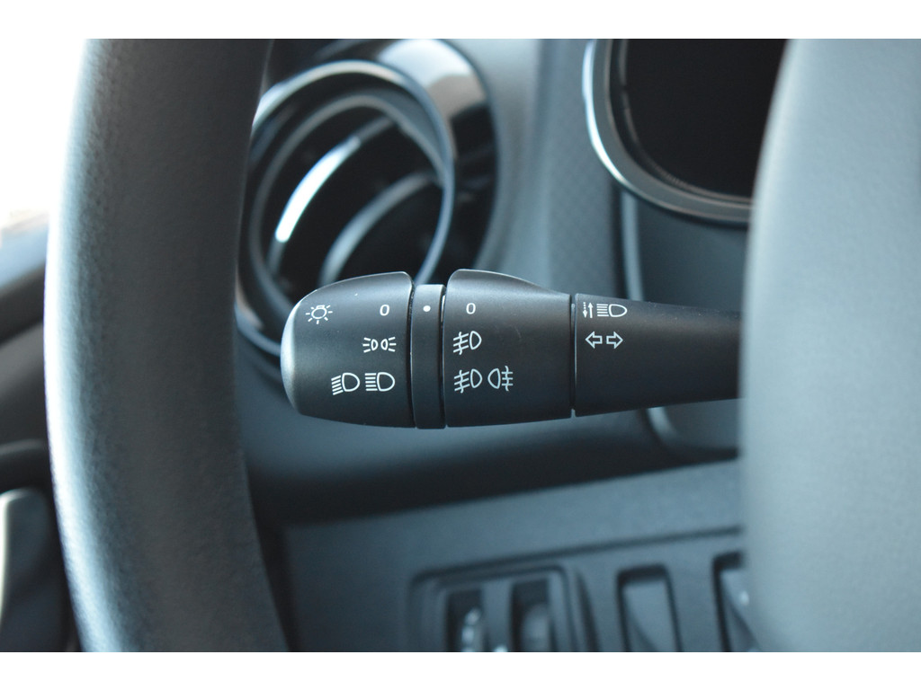 Renault Clio (PS737J) met abonnement