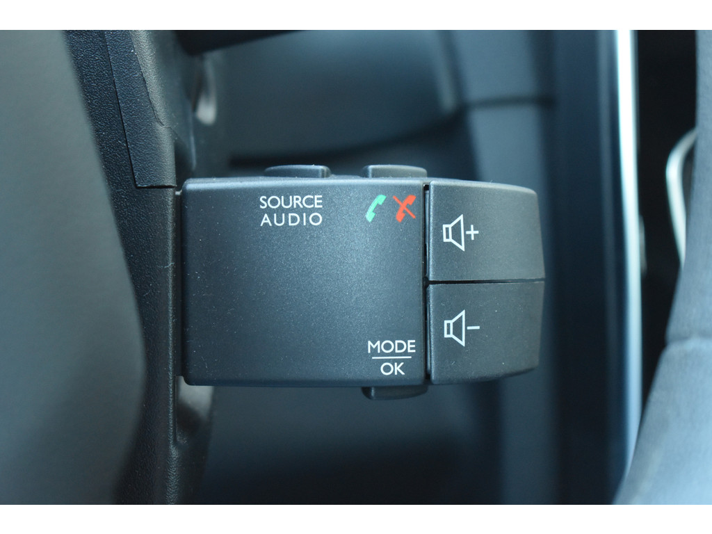 Renault Clio (PS737J) met abonnement