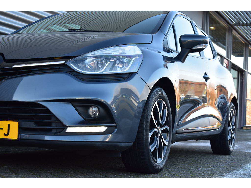 Renault Clio (PS737J) met abonnement