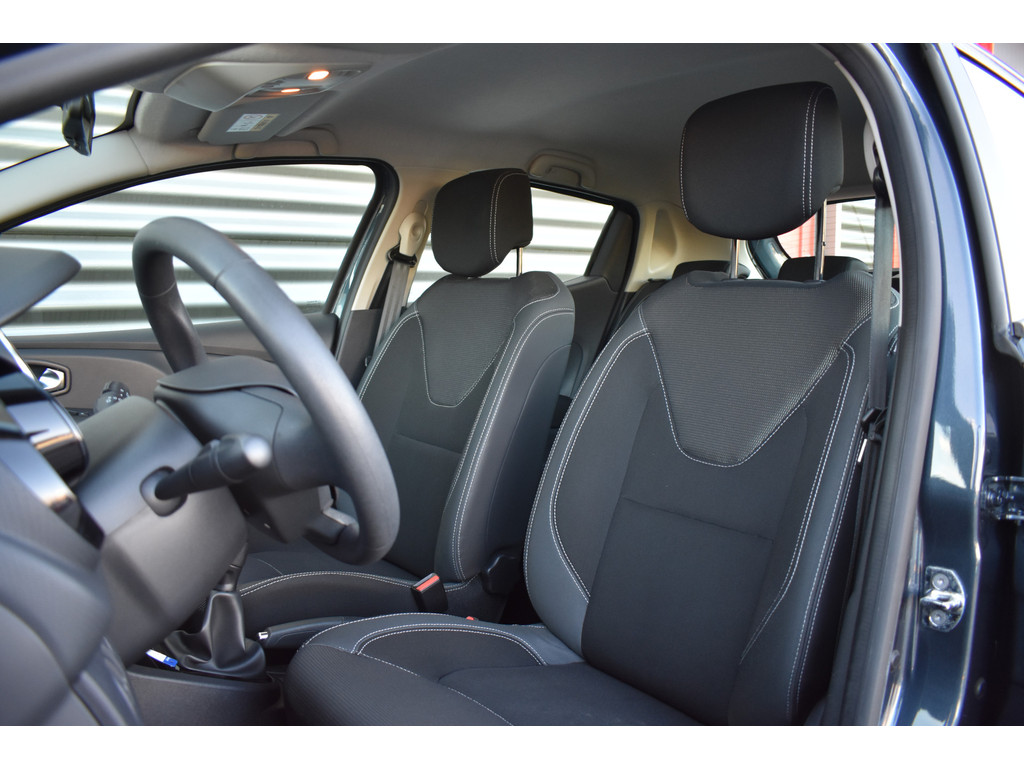 Renault Clio (PS737J) met abonnement