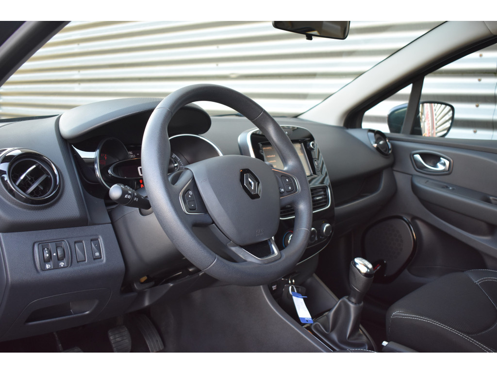 Renault Clio (PS737J) met abonnement