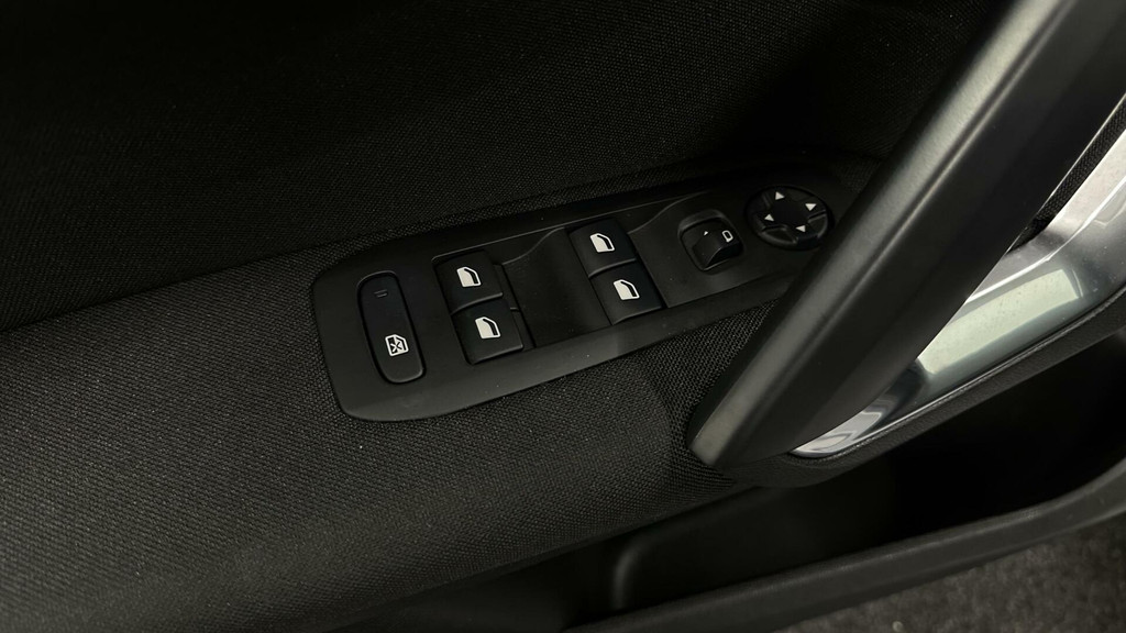 Peugeot 308 (H229BP) met abonnement