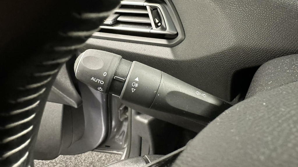 Peugeot 308 (H229BP) met abonnement