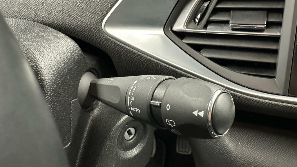 Peugeot 308 (H229BP) met abonnement